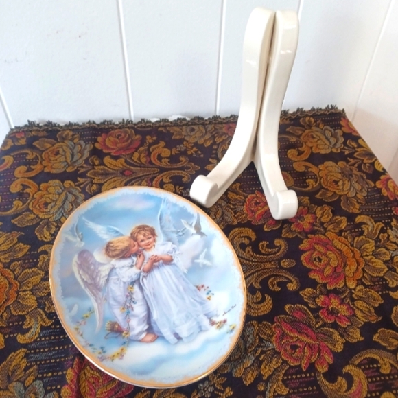"Angel Kisses" Plate - Sandra Kuck - Picture 4 of 6